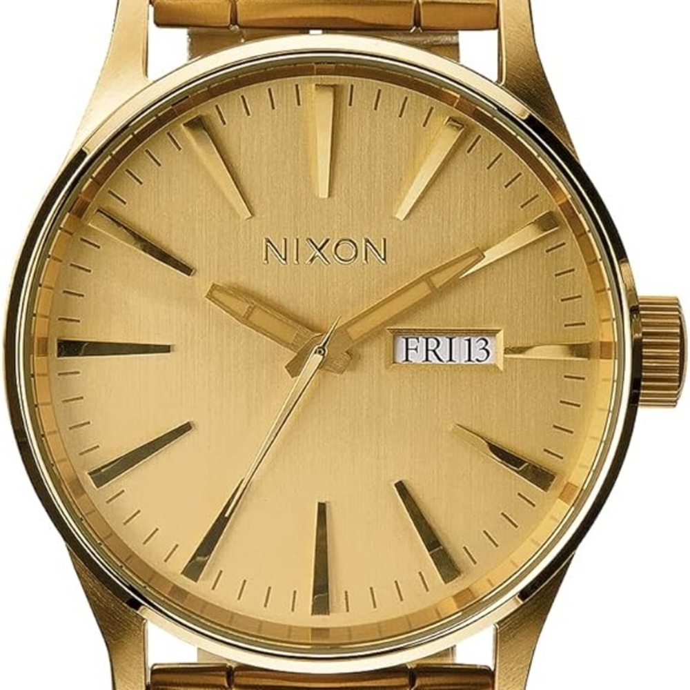 Nixon Luxurious Gold Timepiece